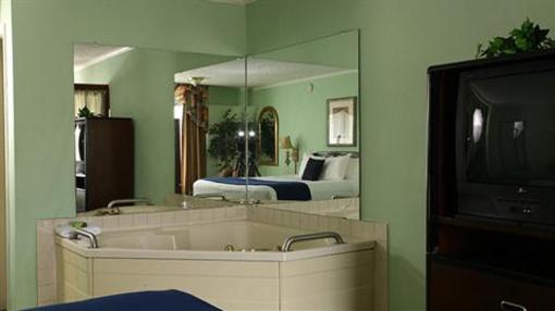 фото отеля Hotel Trinity InnSuites Fort Worth DFW