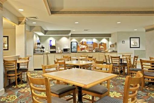 фото отеля Holiday Inn Express Hotel & Suites University Wilmington (North Carolina)