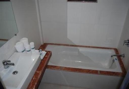 фото отеля Hotel Metro Residency Mumbai