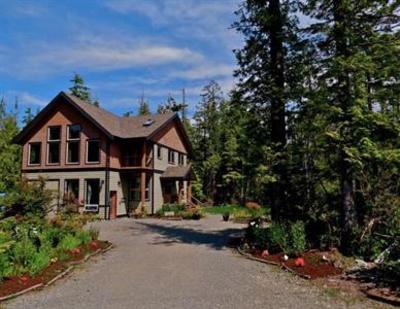 фото отеля Cobble Wood Guesthouse and Bird Sanctuary House & Suites