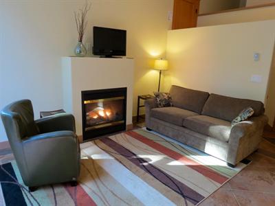 фото отеля Cobble Wood Guesthouse and Bird Sanctuary House & Suites