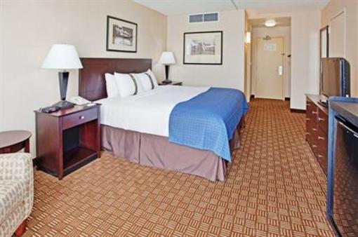 фото отеля Holiday Inn Northeast Kansas City (Missouri)
