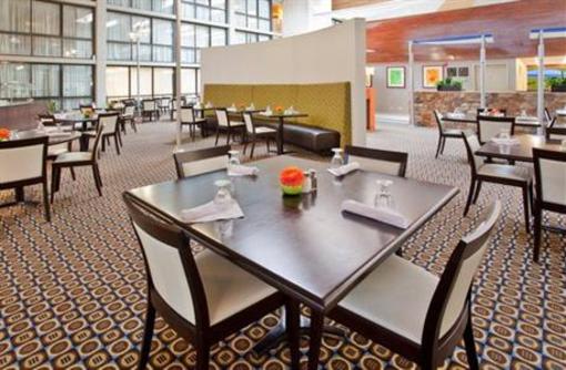 фото отеля Holiday Inn Northeast Kansas City (Missouri)
