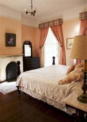 фото отеля Fairchild House Bed and Breakfast