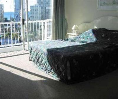 фото отеля Surfers Mayfair Hotel Gold Coast