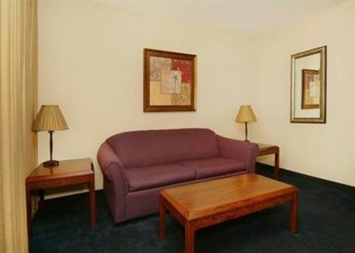 фото отеля Candlewood Suites Fayetteville (Arkansas)