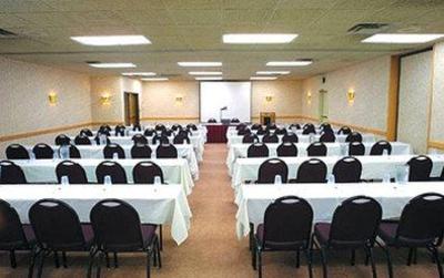 фото отеля BEST WESTERN PLUS InnSuites Airpark Ontario Hotel & Suites