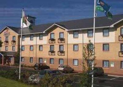 фото отеля Holiday Inn Express Swansea West M4 Jct43