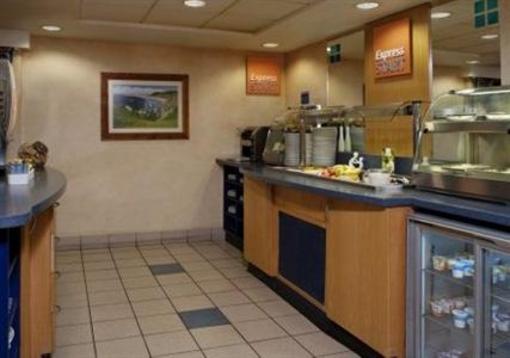 фото отеля Holiday Inn Express Swansea West M4 Jct43