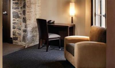 фото отеля Hotel Sainte-Anne Quebec City