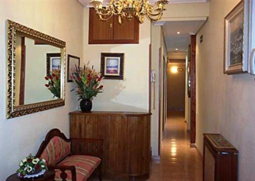 фото отеля Hostal Villagarcia Alcazar III
