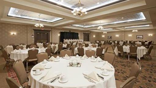 фото отеля Radisson Hotel & Conference Center Kenosha