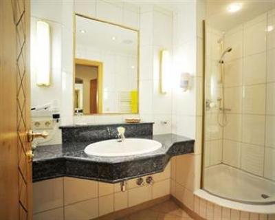 фото отеля Thermal Badhotel Kirchler Tux