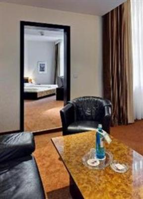 фото отеля Four Points Hotel Central Dusseldorf