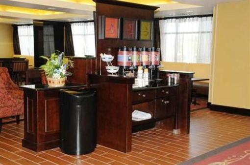 фото отеля Hampton Inn Ft Wayne/Dupont Road