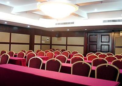 фото отеля New Pearl River International Apartment