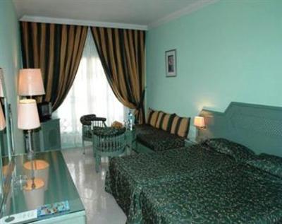фото отеля Le Tivoli Hotel