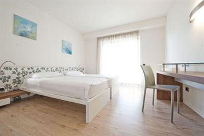 фото отеля Hotel Villa Stella Nago-Torbole