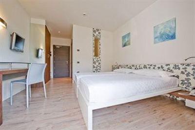 фото отеля Hotel Villa Stella Nago-Torbole