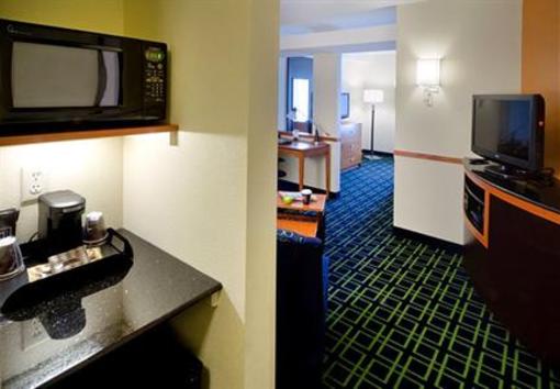 фото отеля Fairfield Inn & Suites Charlotte Matthews