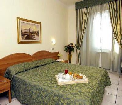 фото отеля 22 Marzo Hotel