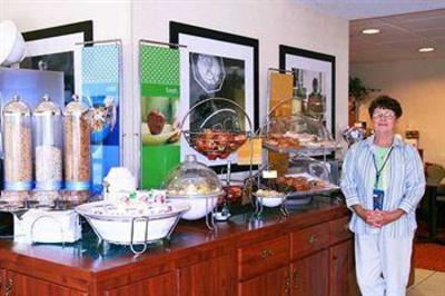 фото отеля Effingham Hampton Inn
