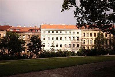 фото отеля Red And Blue Design Hotel Prague