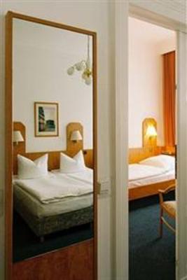фото отеля Hotel Kastanienhof Berlin