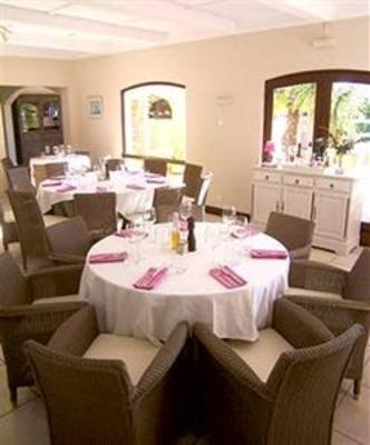 фото отеля Les Aubuns Country Hotel Caissargues
