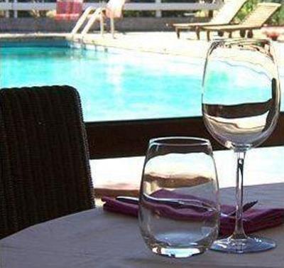 фото отеля Les Aubuns Country Hotel Caissargues