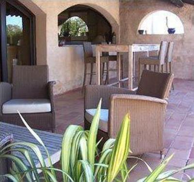 фото отеля Les Aubuns Country Hotel Caissargues