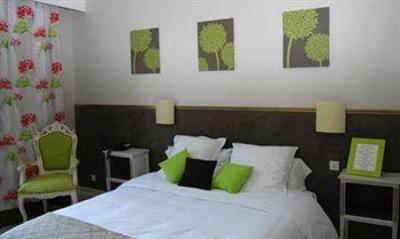фото отеля Les Aubuns Country Hotel Caissargues