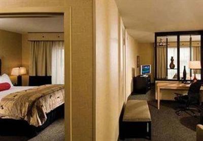 фото отеля Cambria Suites Indianapolis Airport