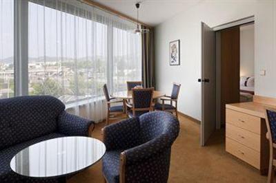 фото отеля Holiday Inn Budapest Budaors