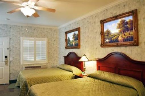 фото отеля Grass Valley Courtyard Suites