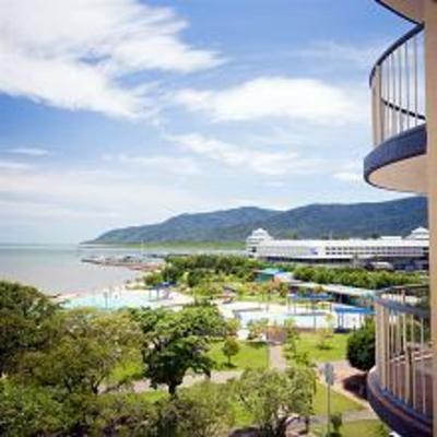 фото отеля BreakFree Royal Harbour Resort