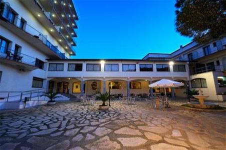 фото отеля Columbus Hotel Castell-Platja d'Aro