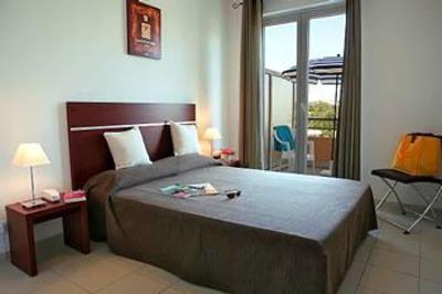 фото отеля Nemea Appart Hotel Biot