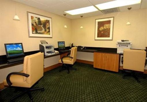 фото отеля Fairfield Inn & Suites Atlanta Airport South/Sullivan Road