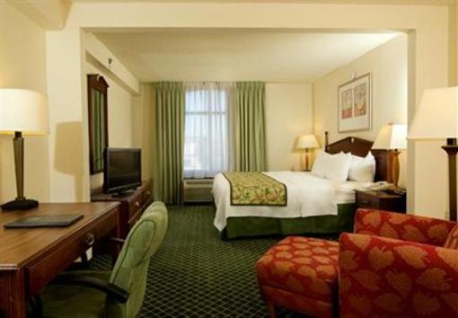 фото отеля Fairfield Inn & Suites Atlanta Airport South/Sullivan Road