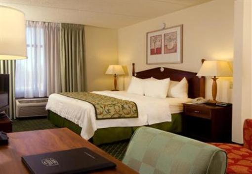 фото отеля Fairfield Inn & Suites Atlanta Airport South/Sullivan Road