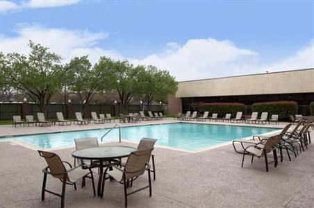 фото отеля Hilton Hotel Arlington (Texas)