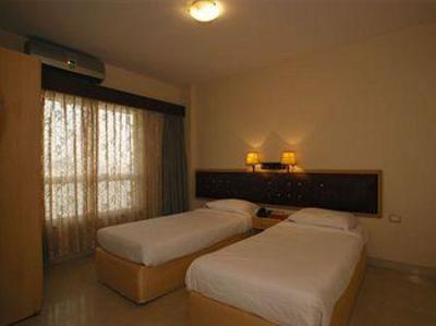 фото отеля Landmark Suites