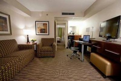 фото отеля Embassy Suites Oklahoma City - Will Rogers Airport