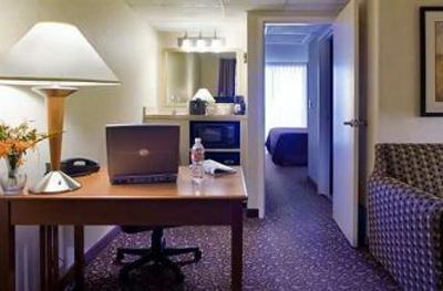 фото отеля Embassy Suites Oklahoma City - Will Rogers Airport