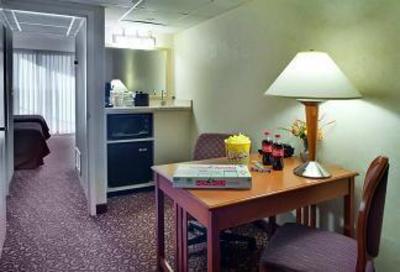 фото отеля Embassy Suites Oklahoma City - Will Rogers Airport