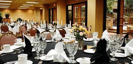 фото отеля Embassy Suites Oklahoma City - Will Rogers Airport