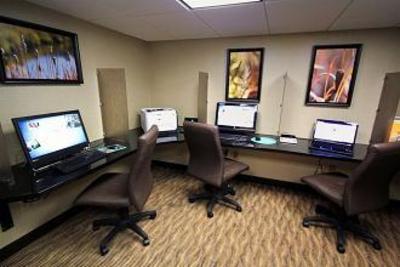 фото отеля Embassy Suites Oklahoma City - Will Rogers Airport