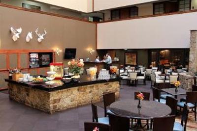 фото отеля Embassy Suites Oklahoma City - Will Rogers Airport
