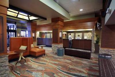 фото отеля Embassy Suites Oklahoma City - Will Rogers Airport